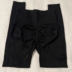 Halara Scrunch Butt Legging size S